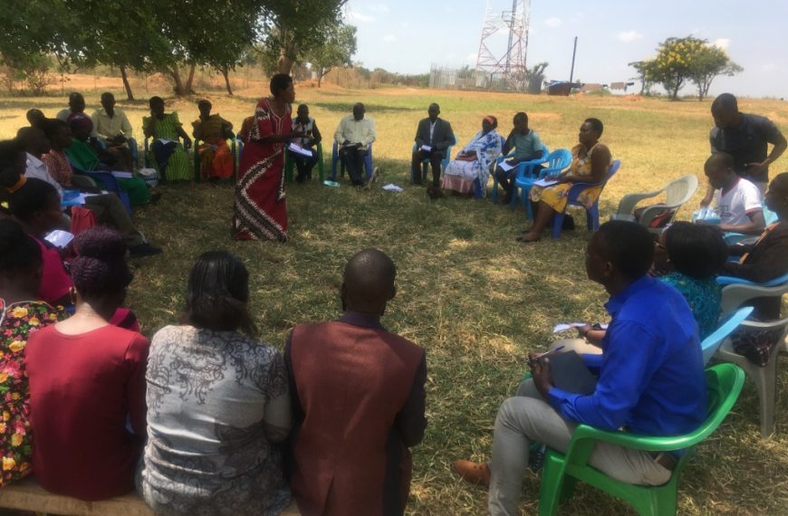 OIL REFINERY RESIDENTS IN HOIMA SHARE COMMUNITY MOBILIZATION EXPERIENCE WITH NATIONAL ASSOCIATION OF PROFESSIONAL ENVIRONMENTALISTS (NAPE)